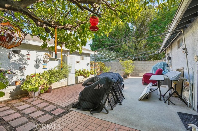5810 Denny Avenue, North Hollywood CA: https://media.crmls.org/medias/18d10491-6ef8-4511-948d-a3fa674029b8.jpg