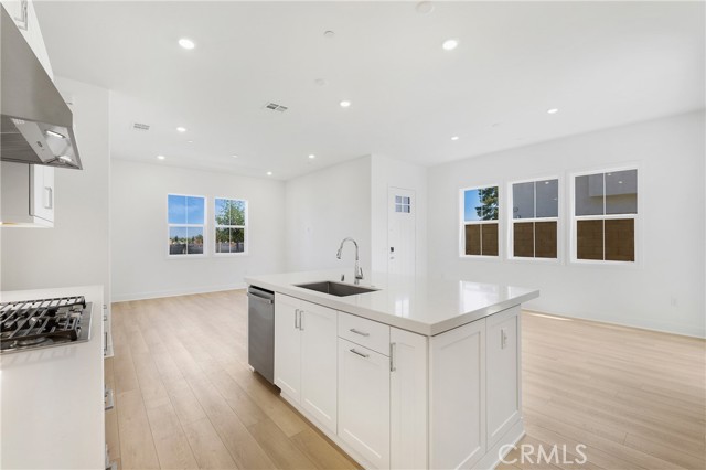 141 Dolores, Irvine CA: https://media.crmls.org/medias/18d1fe1e-bf21-47ec-b5b8-c899fd250a30.jpg
