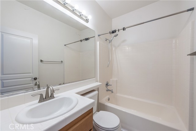 Detail Gallery Image 21 of 34 For 216 Tall Oak, Irvine,  CA 92603 - 3 Beds | 3/1 Baths
