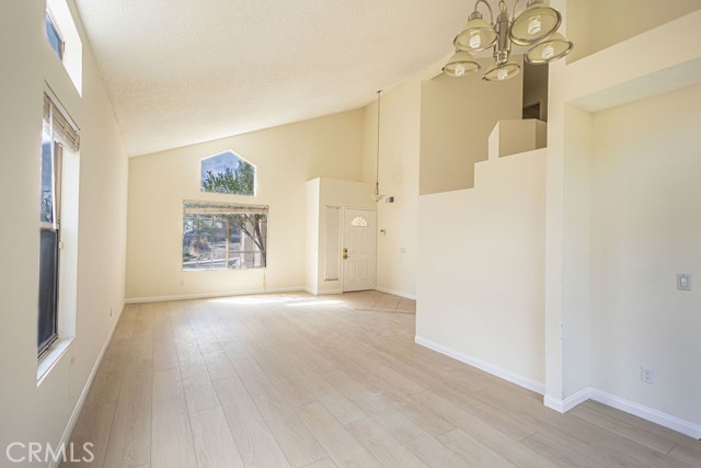 Detail Gallery Image 6 of 29 For 22532 Naranja, Moreno Valley,  CA 92557 - 4 Beds | 2/1 Baths