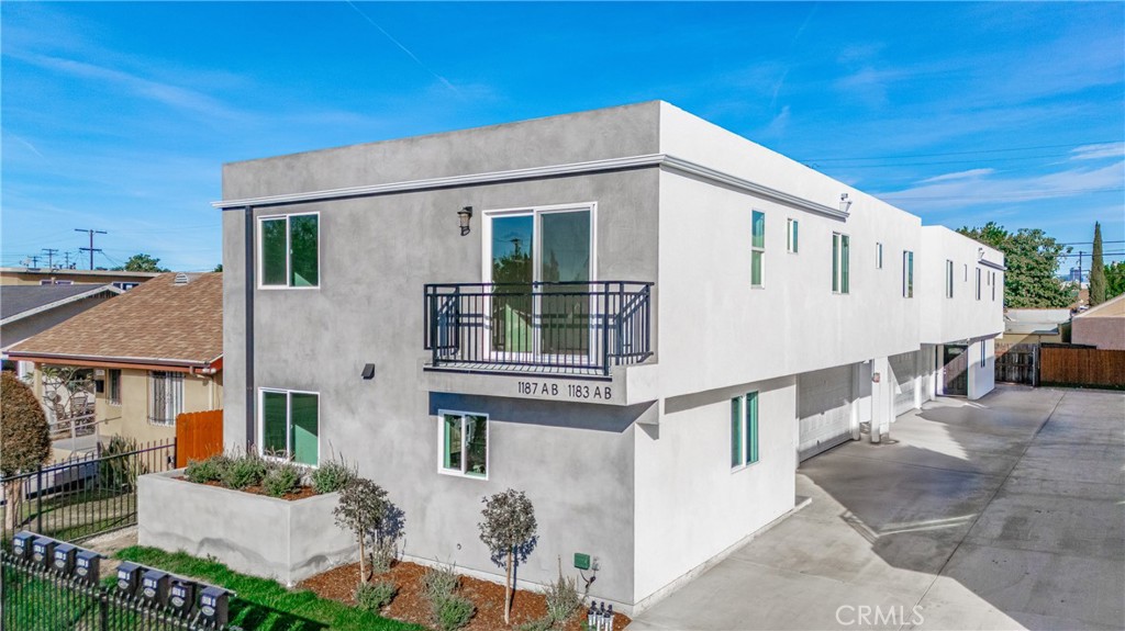 1183 E 59th Place