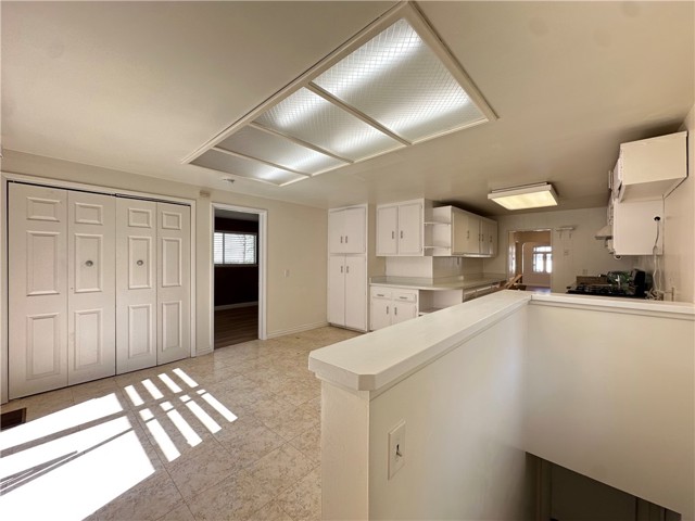 408 8th Street, Huntington Beach CA: https://media.crmls.org/medias/18d540af-22a1-4ebc-a7ef-9ef325dcccf5.jpg