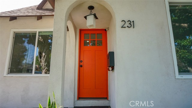 231 W Cedar Avenue, Burbank CA: https://media.crmls.org/medias/18d585c1-7a36-4815-b998-02d04520ca44.jpg