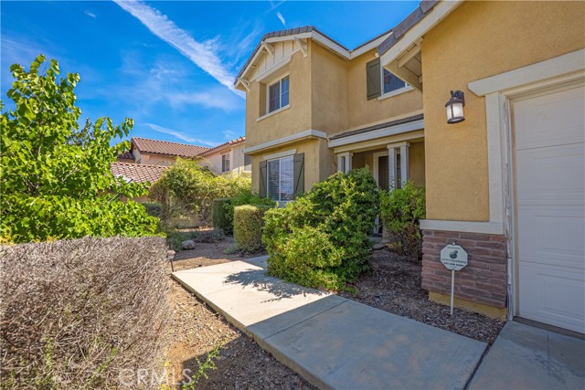 Detail Gallery Image 2 of 44 For 4101 Cottonwood Cir, Lake Elsinore,  CA 92530 - 4 Beds | 3/1 Baths
