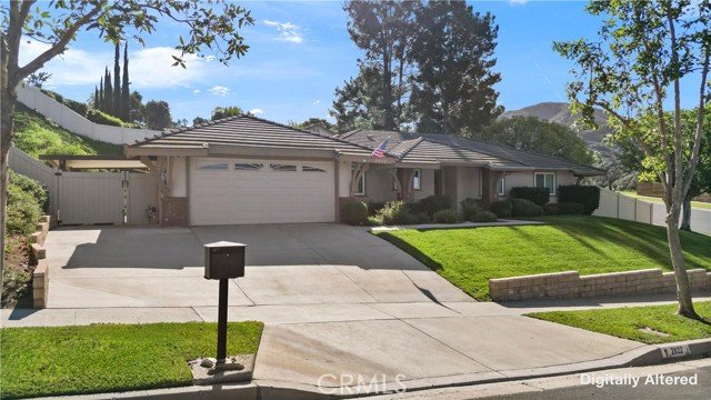 Detail Gallery Image 2 of 45 For 2022 Mirage Way, Corona,  CA 92882 - 3 Beds | 2 Baths