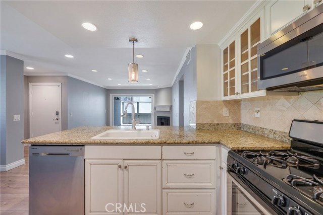 Detail Gallery Image 12 of 44 For 5812 Old Village Rd #212,  Yorba Linda,  CA 92887 - 3 Beds | 2 Baths