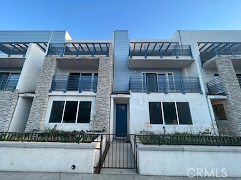 14614 Vanowen Street, Van Nuys CA: https://media.crmls.org/medias/18d6d896-20d7-4e7c-8014-33e43d03f90a.jpg