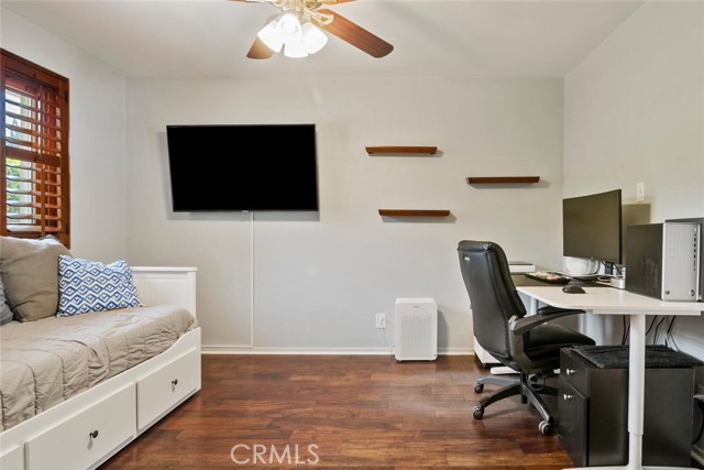 20451 Bermuda Street, Chatsworth CA: https://media.crmls.org/medias/18d78994-0171-465e-a6fa-4abf8cf9c7a1.jpg