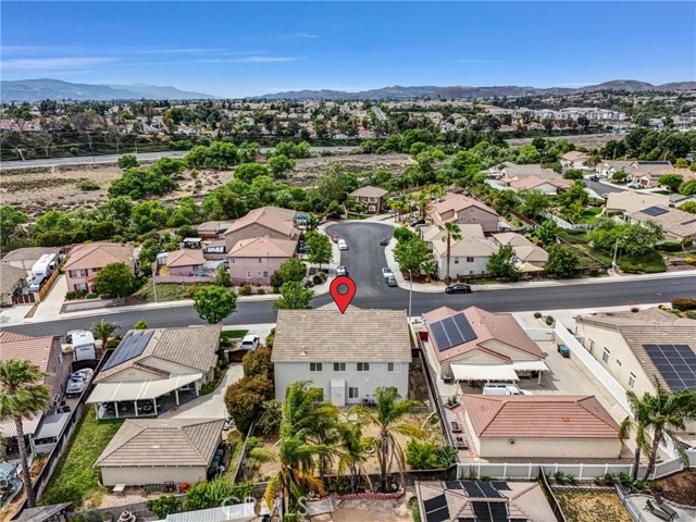 27258 Sierra Madre Drive, Murrieta CA: https://media.crmls.org/medias/18d7e707-30a8-4453-bc27-dacff1998f49.jpg