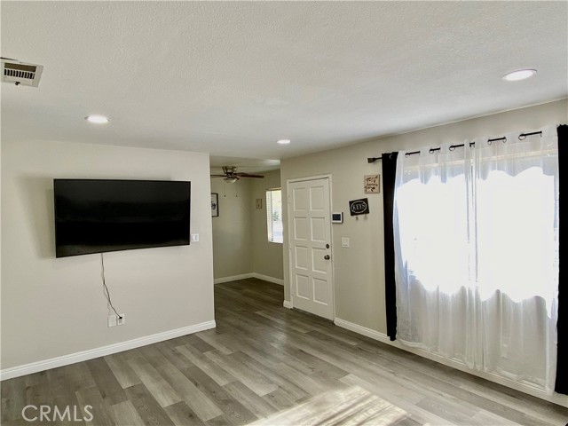 Detail Gallery Image 1 of 12 For 443 E Evans St, San Jacinto,  CA 92583 - 3 Beds | 2 Baths