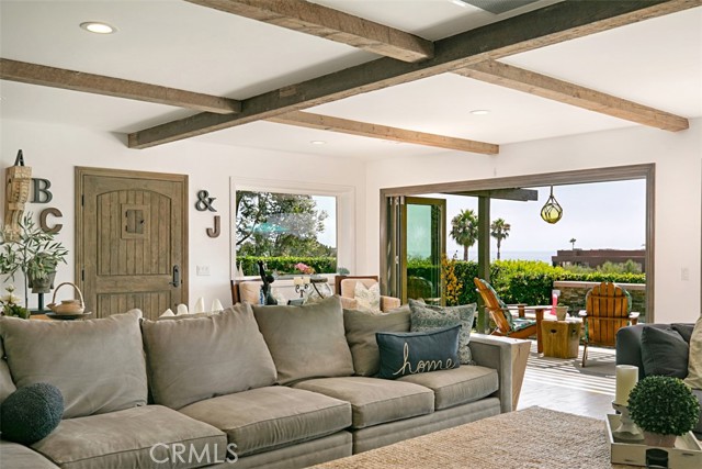 Detail Gallery Image 6 of 39 For 228 Ledroit St, Laguna Beach,  CA 92651 - 4 Beds | 3/1 Baths