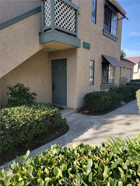 Detail Gallery Image 3 of 9 For 3532 W Stonepine Ln #B,  Anaheim,  CA 92804 - 1 Beds | 1 Baths