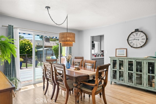 571 Redwood Way, Chico CA: https://media.crmls.org/medias/18daae21-9d42-4771-831f-fcd5d7335d35.jpg