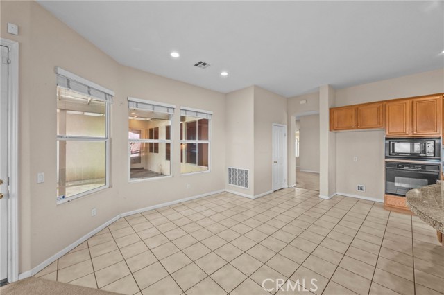 Detail Gallery Image 14 of 54 For 101 via De La Valle, Lake Elsinore,  CA 92532 - 4 Beds | 2/1 Baths