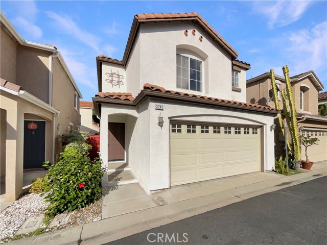 Detail Gallery Image 2 of 33 For 3247 Garden, Hawthorne,  CA 90250 - 3 Beds | 3 Baths