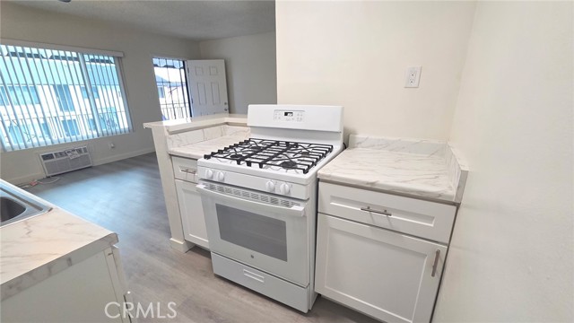 Detail Gallery Image 8 of 14 For 1807 W Sumac #2,  Anaheim,  CA 92804 - 1 Beds | 1 Baths