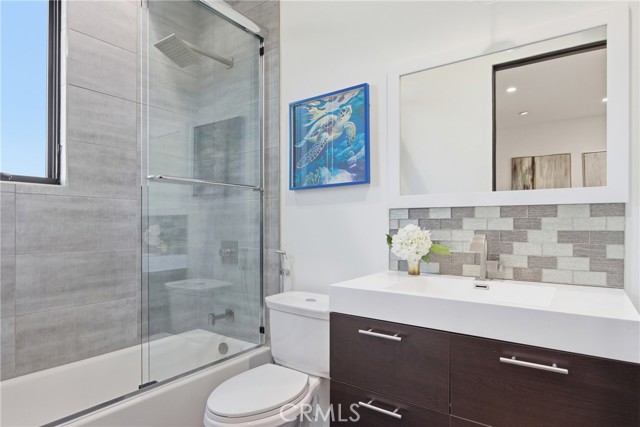 Detail Gallery Image 26 of 48 For 4545 Stern Ave, Sherman Oaks,  CA 91423 - 6 Beds | 5/1 Baths