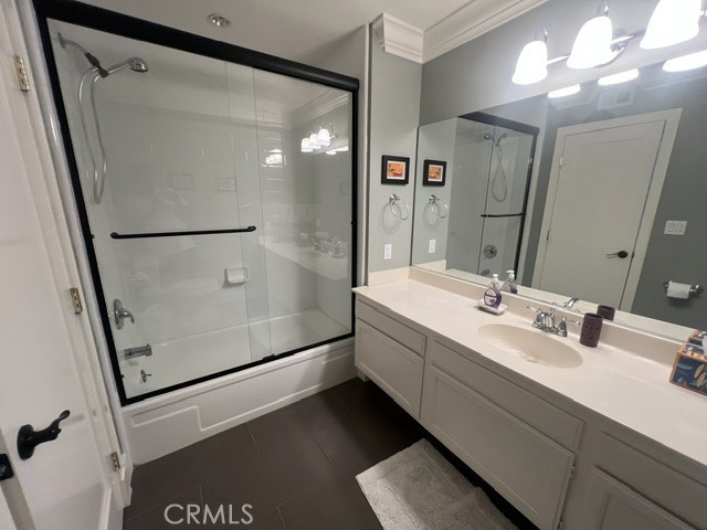 https://media.crmls.org/medias/18dd0c63-9831-4d0a-886f-1a9140297675.jpg?preset=X-Large