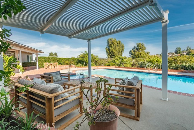 18 Santa Bella Road, Rolling Hills Estates, California 90274, 4 Bedrooms Bedrooms, ,3 BathroomsBathrooms,Residential,Sold,Santa Bella,PW22201793