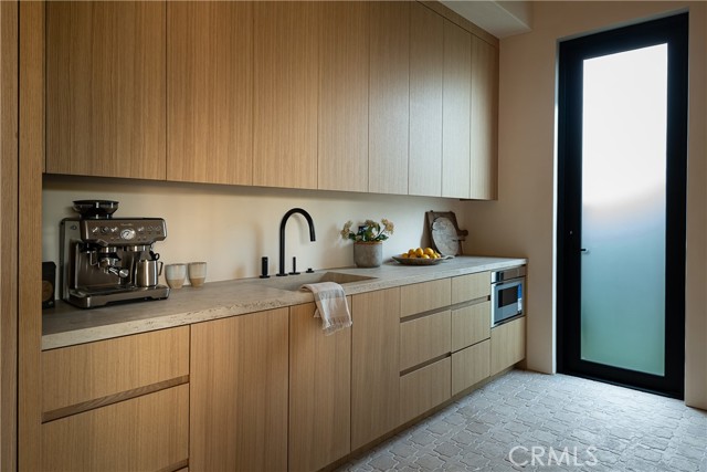 5824 Manton Avenue, Woodland Hills CA: https://media.crmls.org/medias/18dda309-84a1-420f-88b4-76b6dc554d73.jpg
