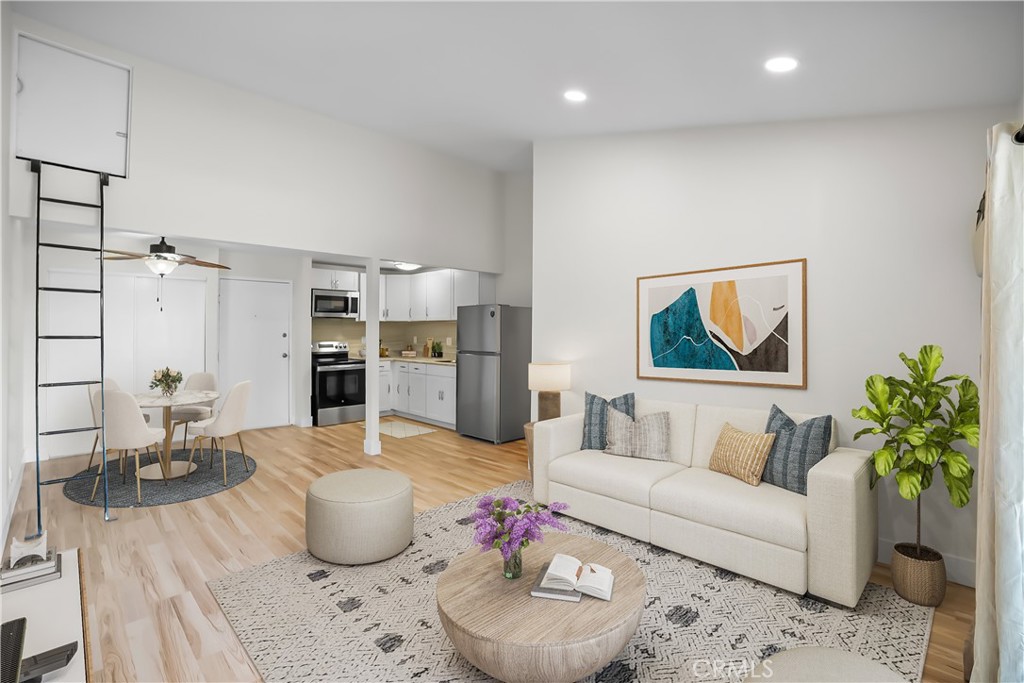 21801 Roscoe #206