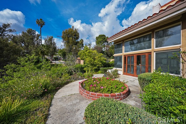 9752 Rangeview Drive, Santa Ana CA: https://media.crmls.org/medias/18de5fc2-9d5c-408f-b6d3-d66237ffdee8.jpg