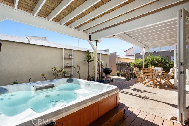 4818 Island View, Oxnard CA: https://media.crmls.org/medias/18de8c49-d0c1-4690-a22e-7a91e582f604.jpg
