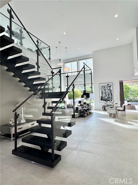 20401 W Aberdeen Lane, Porter Ranch CA: https://media.crmls.org/medias/18decaa7-a03a-4f42-8d11-726300b12b24.jpg