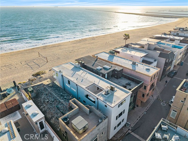 105 A Surfside Avenue, Surfside CA: https://media.crmls.org/medias/18df4ccf-d5e4-44c3-a442-fdebda699cd7.jpg