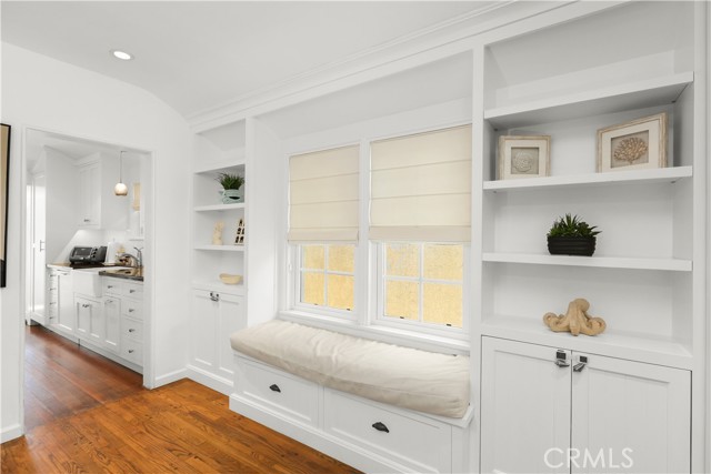 1029 Glenneyre Street, Laguna Beach CA: https://media.crmls.org/medias/18dfbfec-5d79-4280-8741-0b8cd2fa21e0.jpg