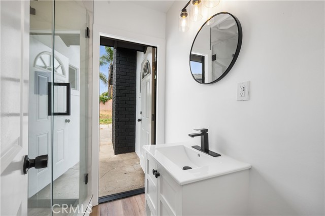 424 E Victoria Street, Rialto CA: https://media.crmls.org/medias/18e05657-0df4-4cdb-9f9e-35fdc39361d5.jpg