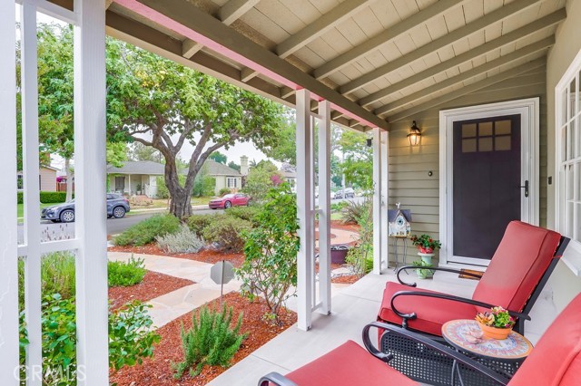 3952 Gaviota Avenue, Long Beach CA: https://media.crmls.org/medias/18e060ff-bc6f-41a8-b726-fa859c10e269.jpg