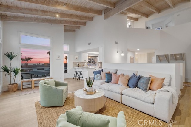 927 6th Street, Hermosa Beach, California 90254, 4 Bedrooms Bedrooms, ,3 BathroomsBathrooms,Residential,Sold,6th,SB25193988