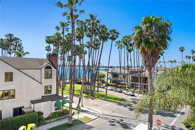 Detail Gallery Image 9 of 35 For 5959 E Naples Plz #306,  Long Beach,  CA 90803 - 2 Beds | 1 Baths