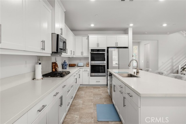 Detail Gallery Image 14 of 59 For 16776 Tulip Tree Street, Fontana,  CA 92336 - 5 Beds | 4 Baths