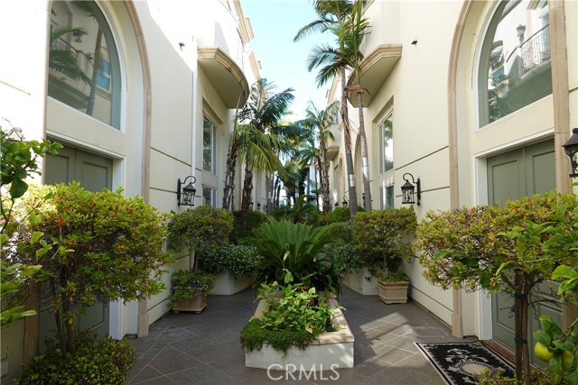 11974 Mayfield Avenue, Los Angeles CA: https://media.crmls.org/medias/18e36261-f3f6-4849-9020-683efd95eba9.jpg