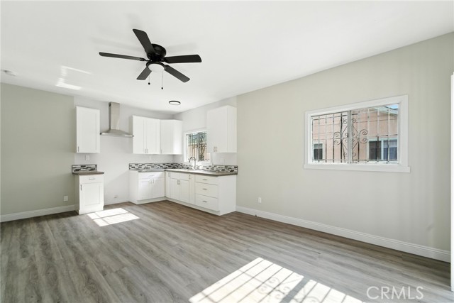 873 W 41st Drive, Los Angeles CA: https://media.crmls.org/medias/18e46080-4f79-477c-bf0e-a7e722a05278.jpg