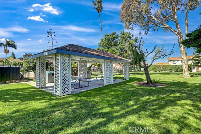 Detail Gallery Image 16 of 18 For 10210 Holburn, Huntington Beach,  CA 92646 - 1 Beds | 1 Baths