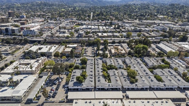 Detail Gallery Image 40 of 41 For 18555 Collins St #C18,  Tarzana,  CA 91356 - 2 Beds | 2 Baths