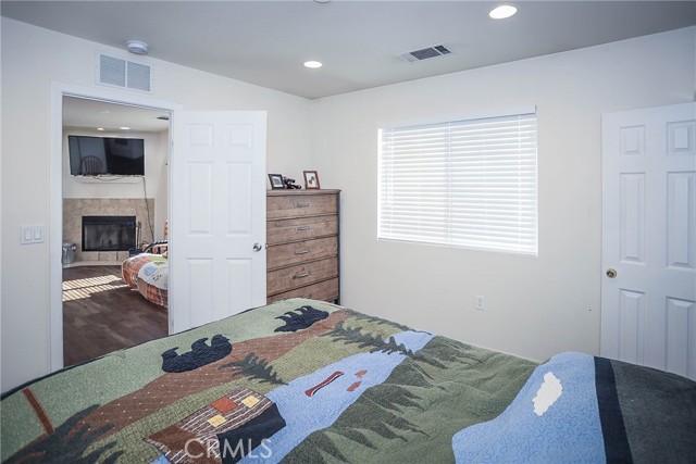 Detail Gallery Image 15 of 25 For 1019 W Mountain View Bld, Big Bear City,  CA 92314 - 3 Beds | 2/1 Baths