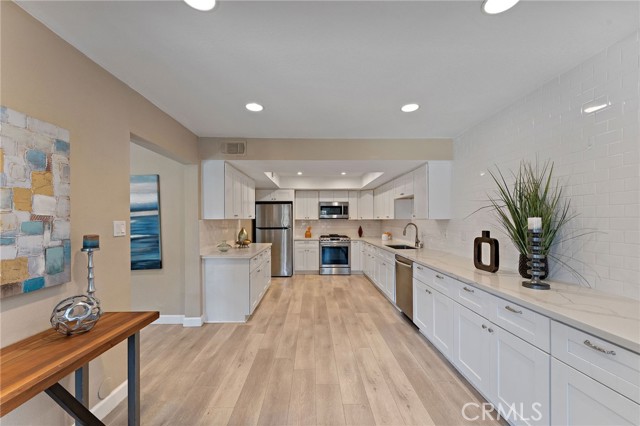 Detail Gallery Image 13 of 57 For 21 Queens Wreath, Irvine,  CA 92612 - 4 Beds | 2/1 Baths