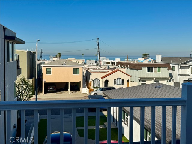 Detail Gallery Image 8 of 12 For 908 Manhattan Ave #D,  Hermosa Beach,  CA 90254 - 1 Beds | 1 Baths