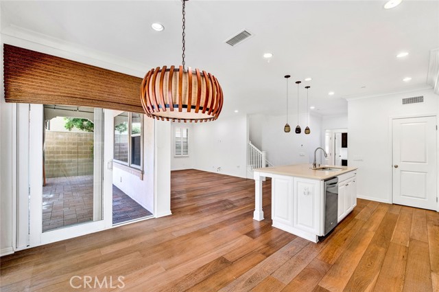 34 Somerton, Irvine CA: https://media.crmls.org/medias/18e7759d-98d5-4a27-a2fb-896e9958ab0e.jpg