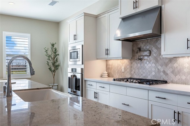 Detail Gallery Image 11 of 43 For 944 Horizon Dr, Madera,  CA 93636 - 3 Beds | 3/1 Baths