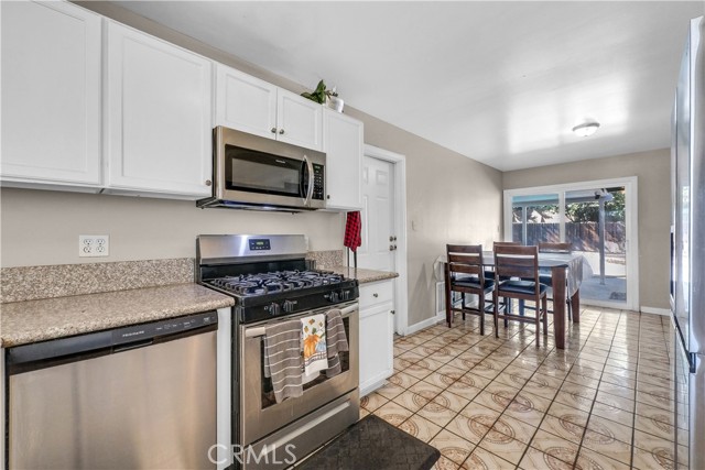 5364 NICHOLS, Riverside CA: https://media.crmls.org/medias/18e7fa12-a2d2-4a52-bb9c-e384fa126458.jpg