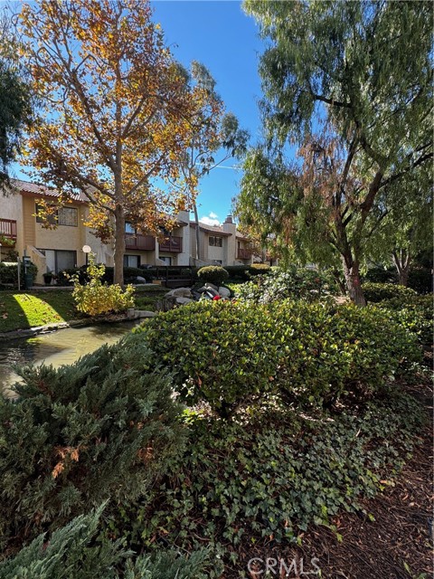 Detail Gallery Image 1 of 30 For 5760 Owensmouth Ave #28,  Woodland Hills,  CA 91367 - 2 Beds | 2 Baths