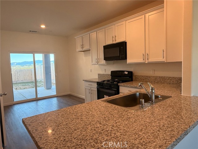 Detail Gallery Image 5 of 28 For 1105 E Orange St, Avenal,  CA 93204 - 4 Beds | 2 Baths