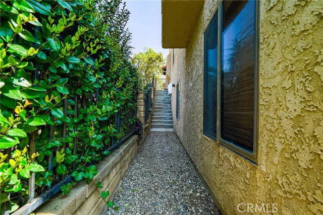 Detail Gallery Image 56 of 73 For 24163 Mentry Dr, Newhall,  CA 91321 - 6 Beds | 3/1 Baths