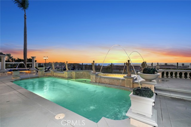 7 Vista Luci, Newport Coast CA: https://media.crmls.org/medias/18ea79c9-cec9-4796-a335-900691f5dd42.jpg