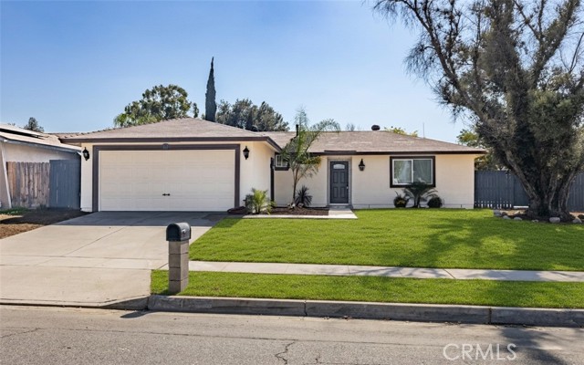 824 Hartzell Avenue, Redlands CA: https://media.crmls.org/medias/18eafdaf-5af3-4df4-b2dc-d592ee754edf.jpg